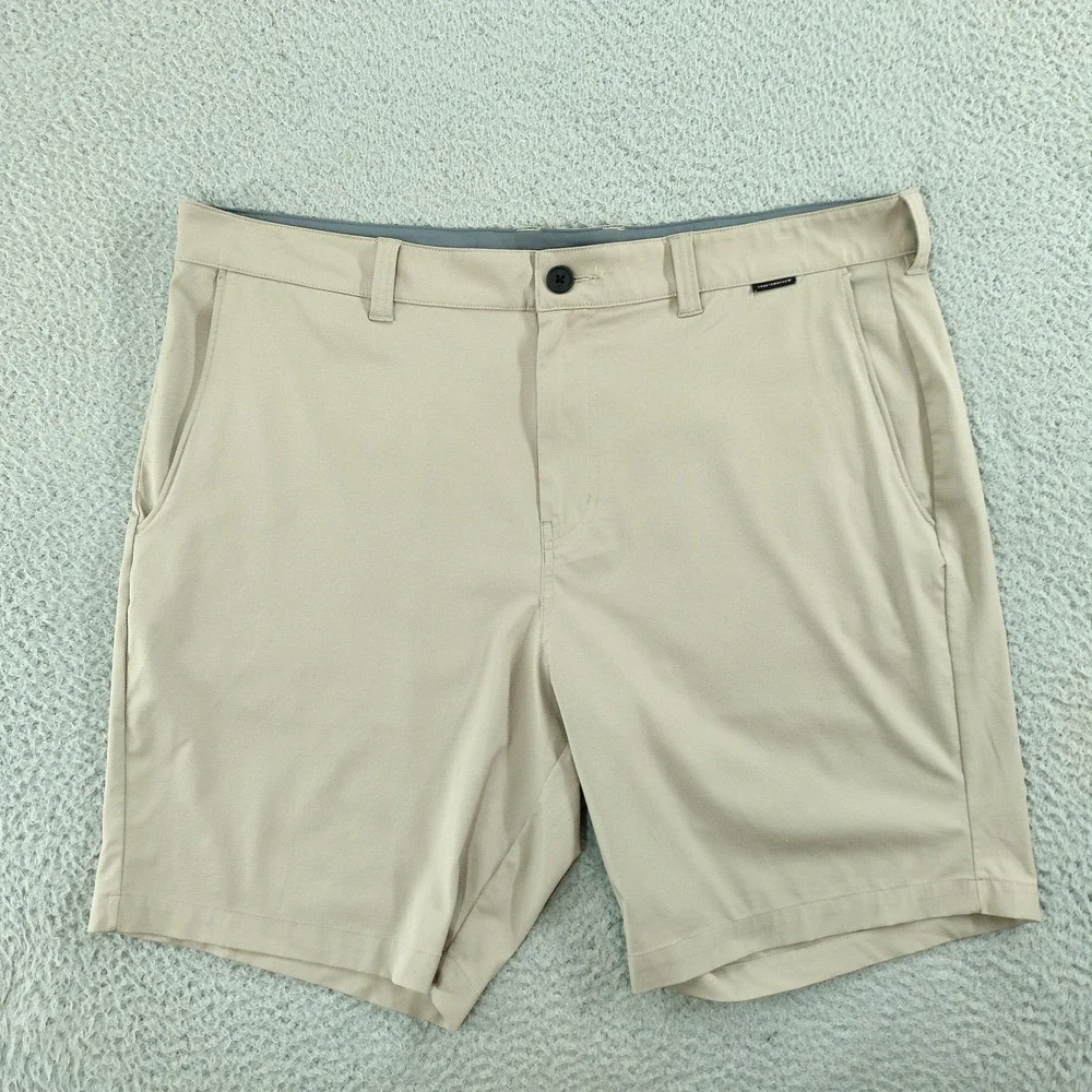 Travis Mathew Shorts Mens 38 Beige 9 Inch Stretch Chino Performance Golf Casual